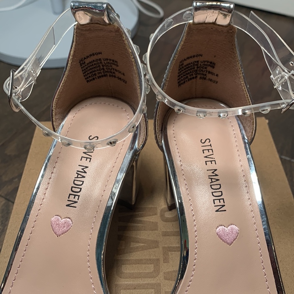 Steve Madden Shoes for Girls- Size 2 - Picture 4 of 9